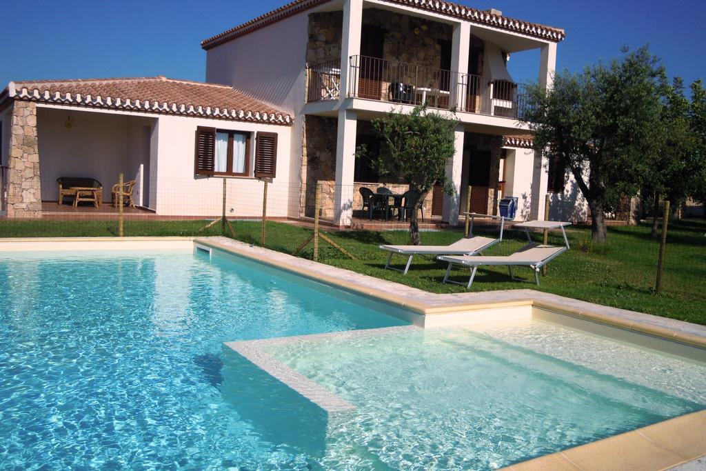 Oleandro Apartment Lotzorai Bagian luar foto