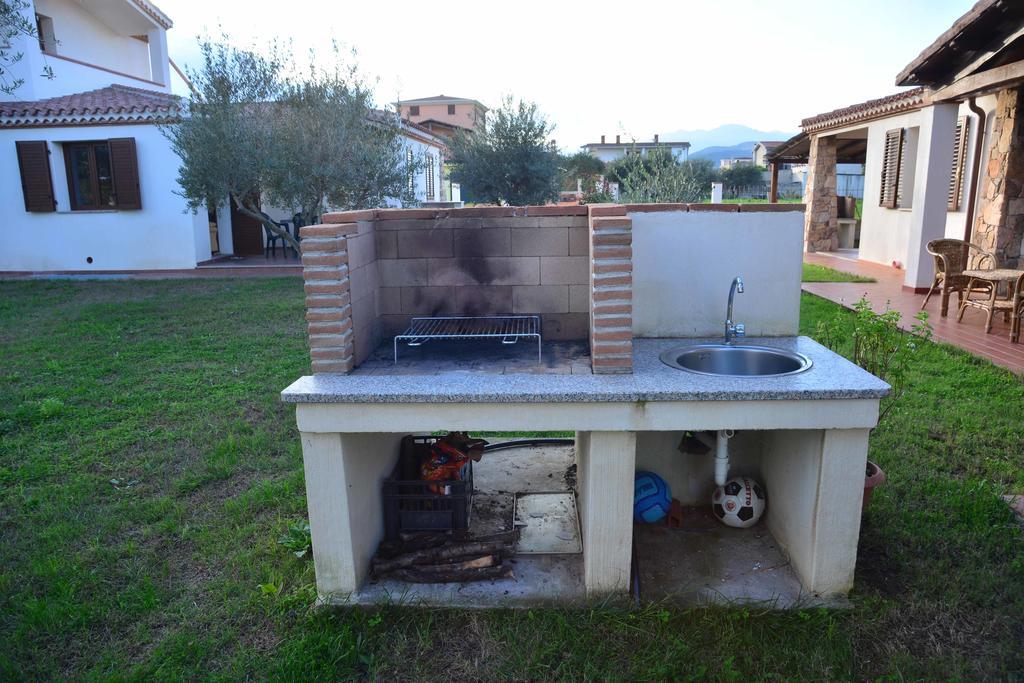 Oleandro Apartment Lotzorai Bagian luar foto