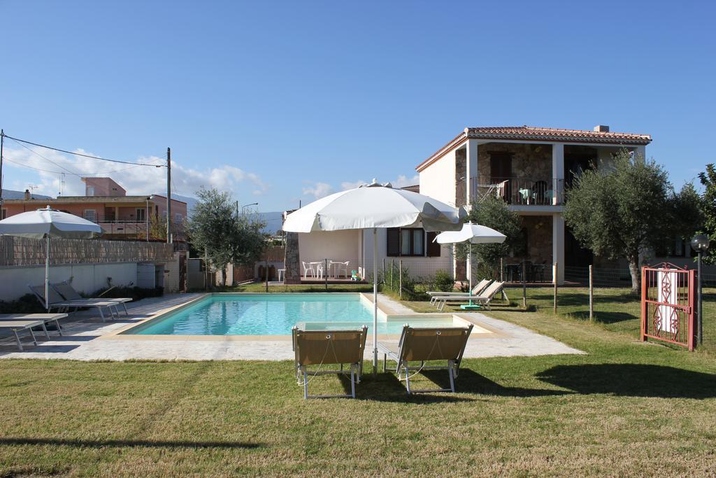 Oleandro Apartment Lotzorai Bagian luar foto