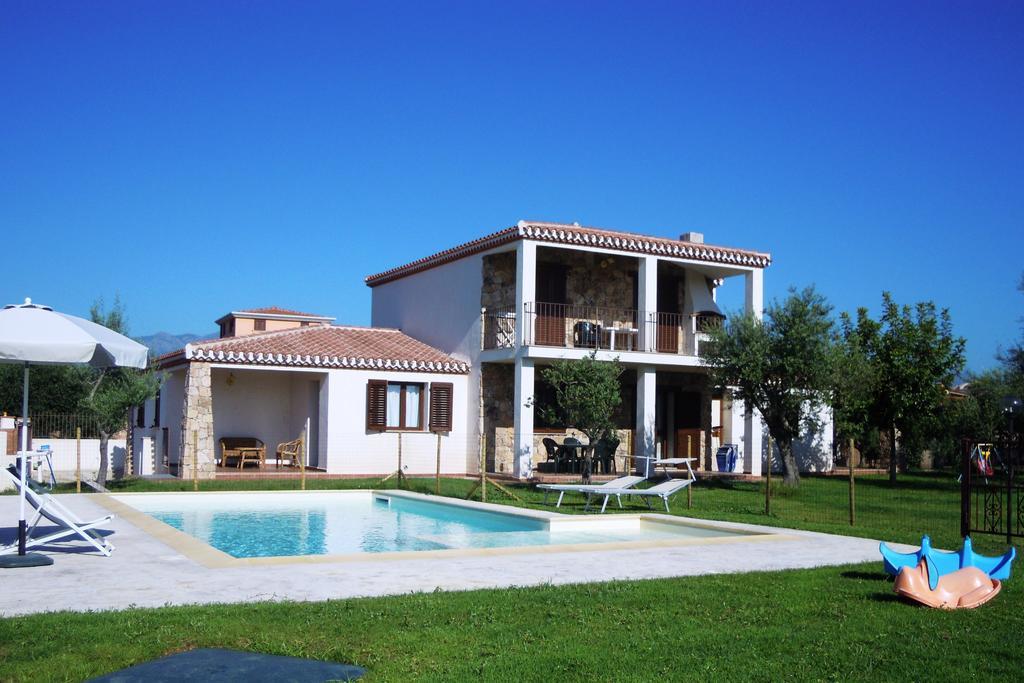 Oleandro Apartment Lotzorai Bagian luar foto