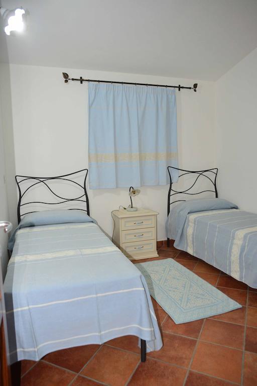 Oleandro Apartment Lotzorai Ruang foto